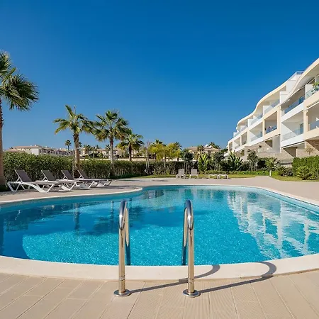 Luxury 2 Bed Apartment, Porto De Mos, 550m From * Lagos