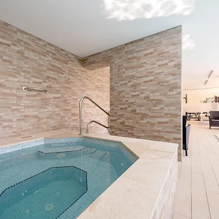 Luxury 2 Bed Apartment, Porto De Mos, 550m From Lagos